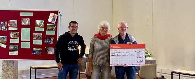 Scheckübergabe des Sponsorenlaufs