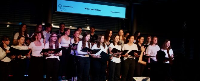 Schülerinnen und Schüler beim Frühlingskonzert