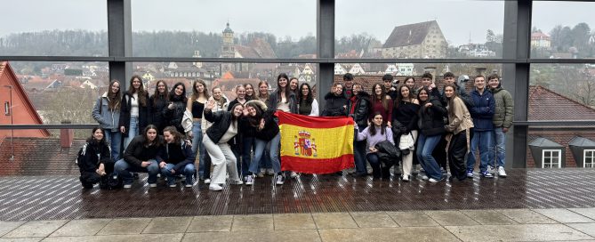 Schülerinnen und Schüler beim Austausch