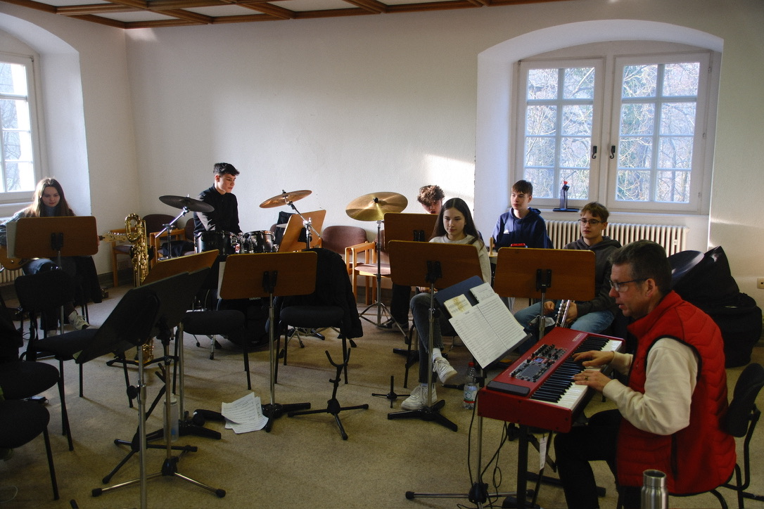 924793AC-BF1F-4863-A07A-73CE98392FC2_1_105_c Big Band