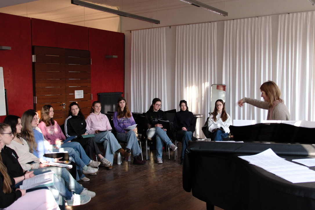 C6798E79-9B55-4800-9A9C-96FB0F02B339_1_105_c Oberstufenchor