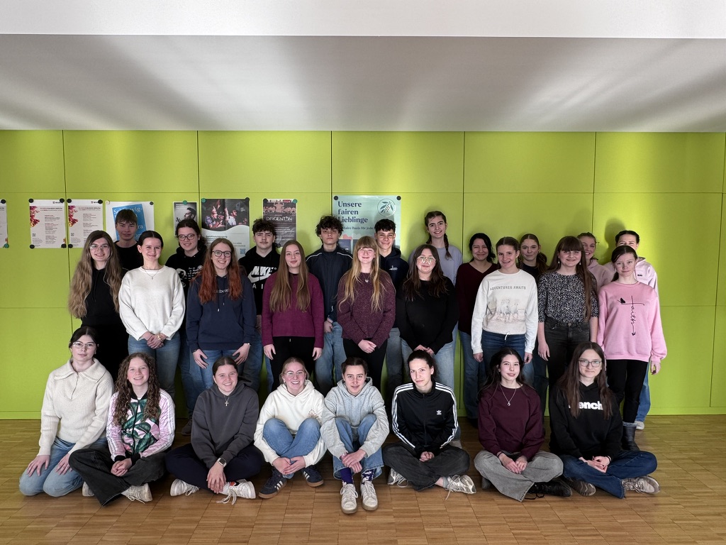 D13B6D2C-42EF-4319-918E-68B27EFB5B86_1_105_c Schülerinnen und Schüler des Oberstufenchors