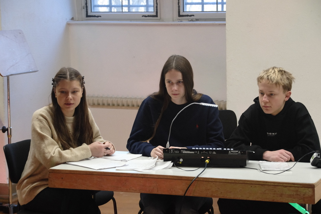 F9A2C2F6-0427-4DA2-BAB6-3D6F45EAA756_1_105_c Die Schülerinnen und Schüler der Technik-AG