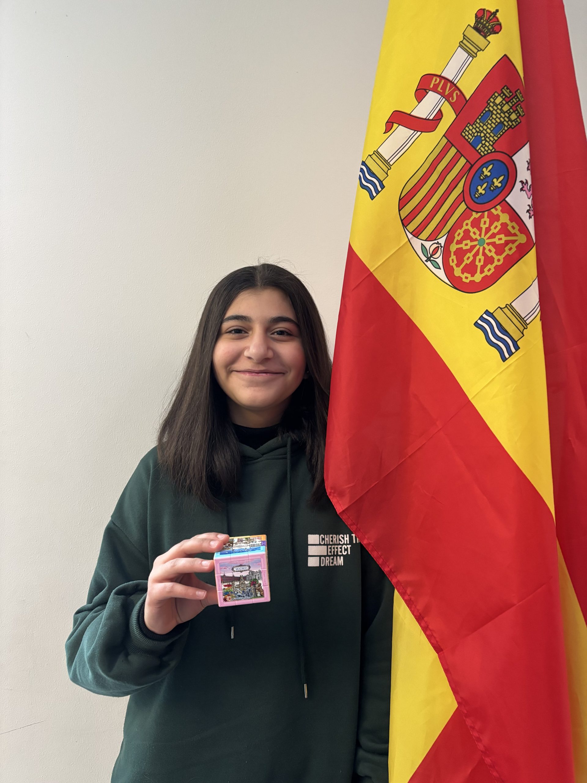 IMG_4076 Schülerin mit Preis