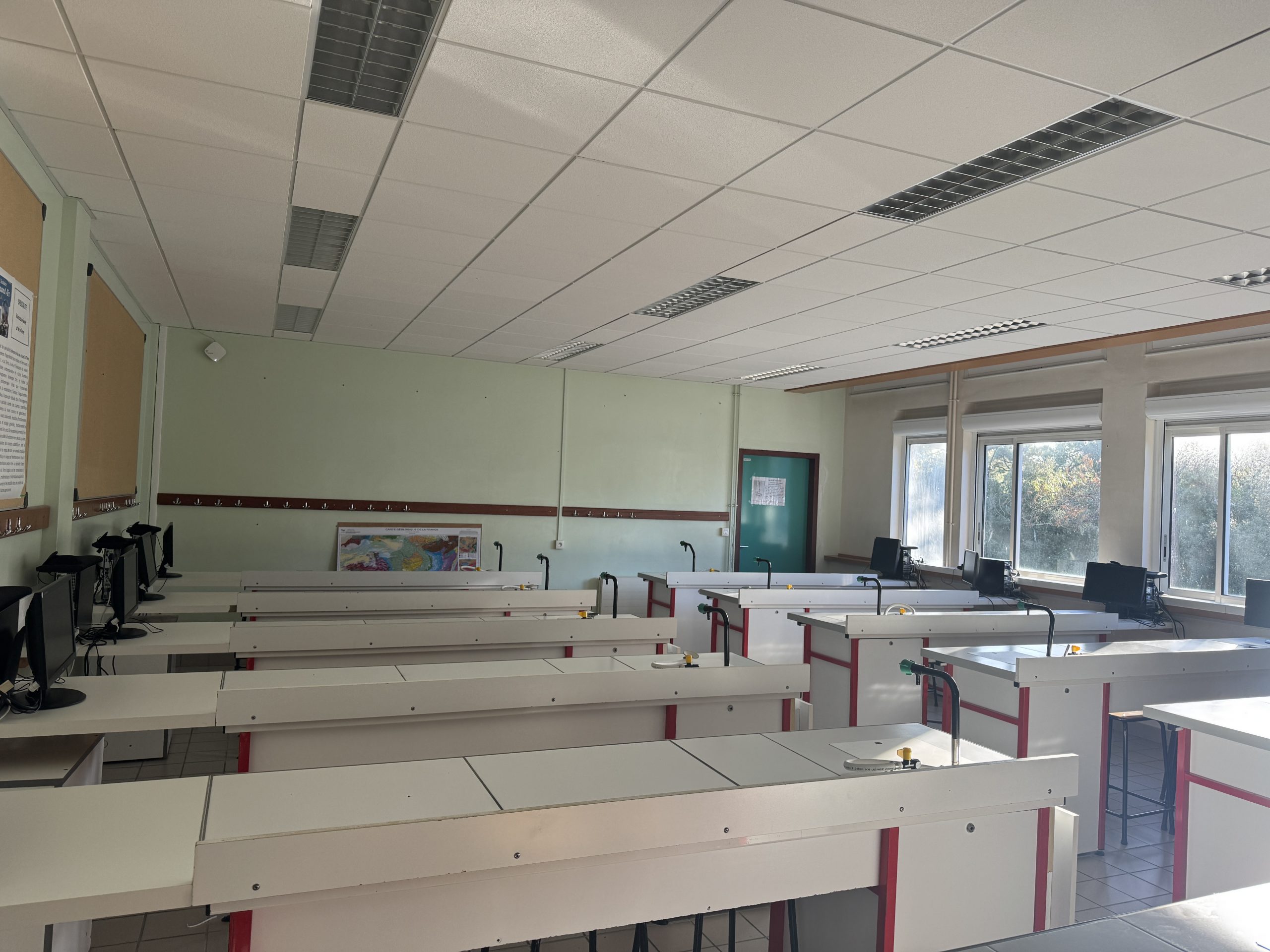 Bild 01 Klassenzimmer